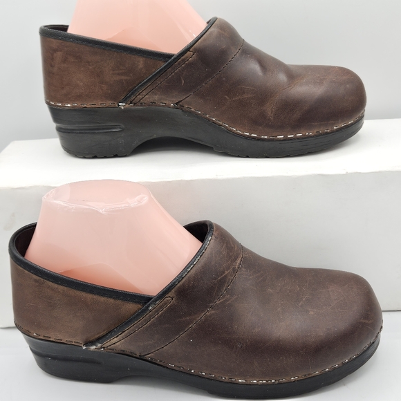Dansko Shoes - Dansko classic clog shoes size 40 US size 9.5 / 10